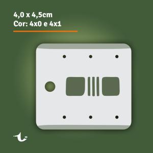Tag para Trio com 6 furos + Furo Central • 4,0x4,5cm - 4x0 ou 4x1 Cores Escolha seu papel. Final 4,0x4,5cm | Arte 4,6x5,1cm | Sangria 3mm 4x0 Cores ou 4x1 Cores Laminação BOPP Frente Já incluso corte especial para Tag para Trio com 6 furos + Furo Central Produção estimado entre 3 e 7 dias úteis